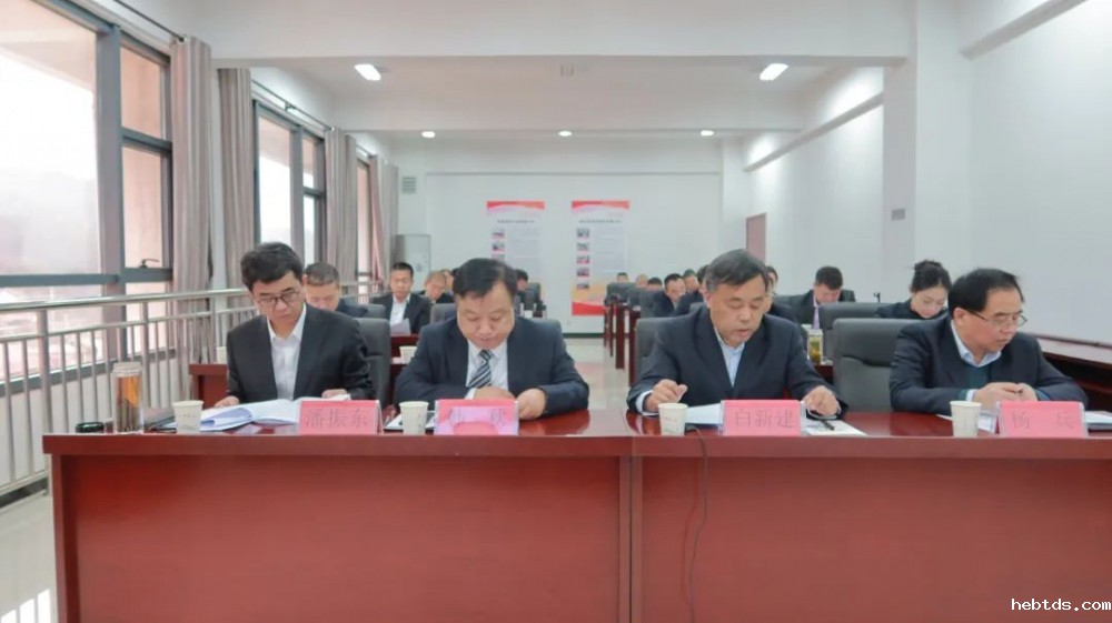 踏平坎坷成大道 实干奋斗铸辉煌！今天世预赛直播召开六届一次职工代表...